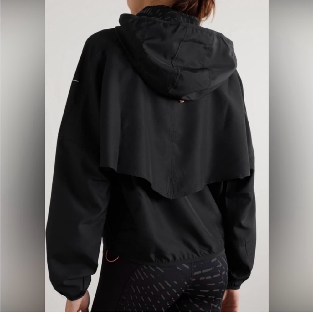 Nike DriFit Cape Jacket. Size S. NWT.